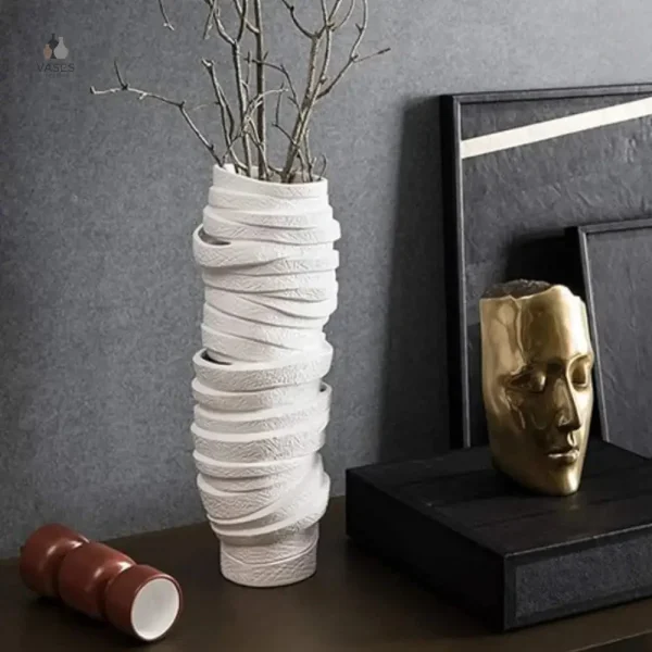Grand vase artistique idéal pour les fleurs