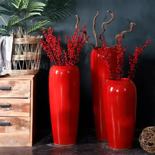 Vase moderne rouge pour un style contemporain