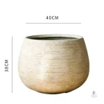 Grand pot en terre cuite au style moderne