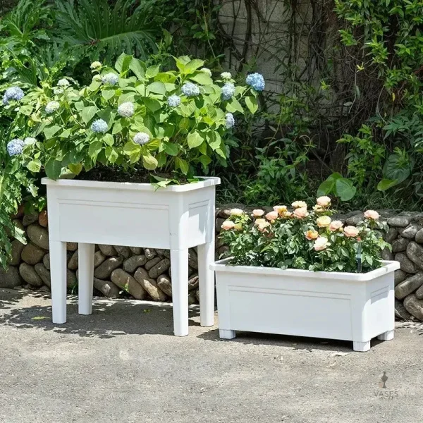 Jardinière sur pied légère en plastique pour le jardin