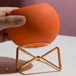 Vase en forme de boule, style minimaliste