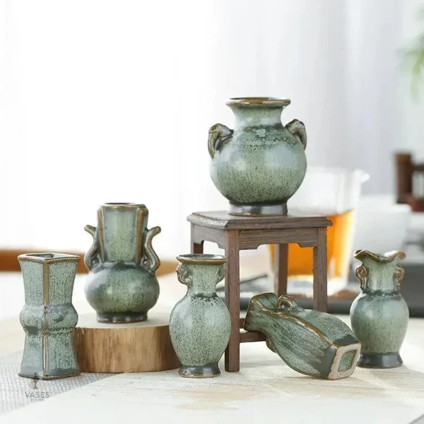 Petit vase en céramique décoratif