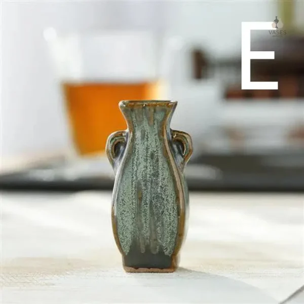 Petit vase design en céramique pour table