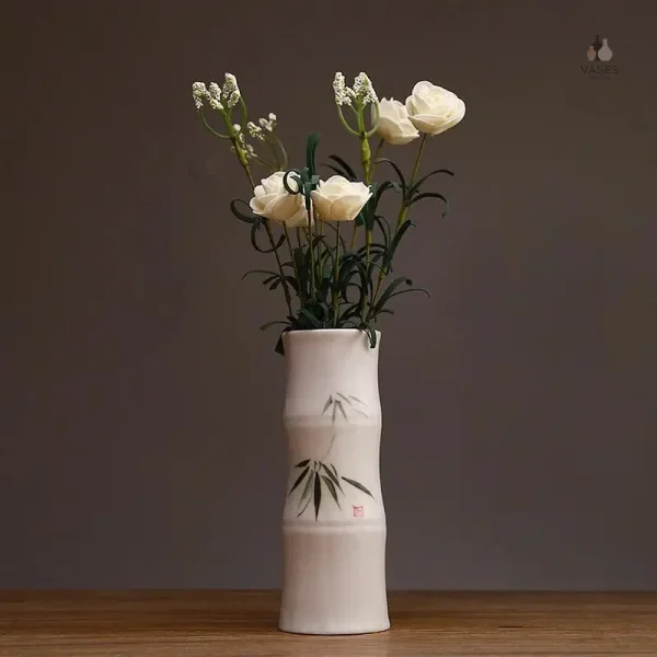 Vase chinois décoratif avec motifs raffinés