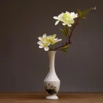 Vase en céramique aux couleurs vives et élégantes