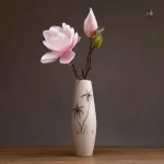Vase chinois aux formes délicates et artistiques