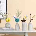 Petit vase coloré idéal pour les fleurs fraîches