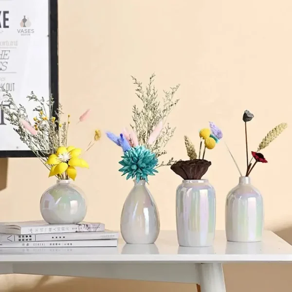 Petit vase coloré idéal pour les fleurs fraîches