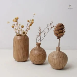 Petit vase en bois élégant pour décoration intérieure