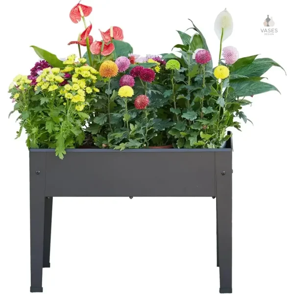 Petite jardinière sur pied, solution idéale pour petit espace jardinage