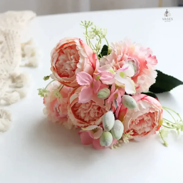 Pivoine artificielle colorée pour un look estival