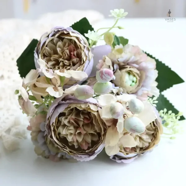Arrangement floral avec pivoine artificielle