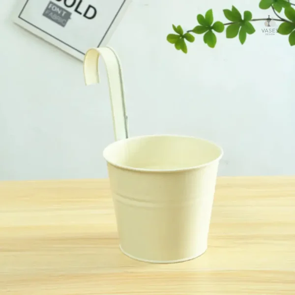 Pot de fleurs en métal pour décoration extérieure