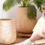 Contenant pour plantes en couleur neutre