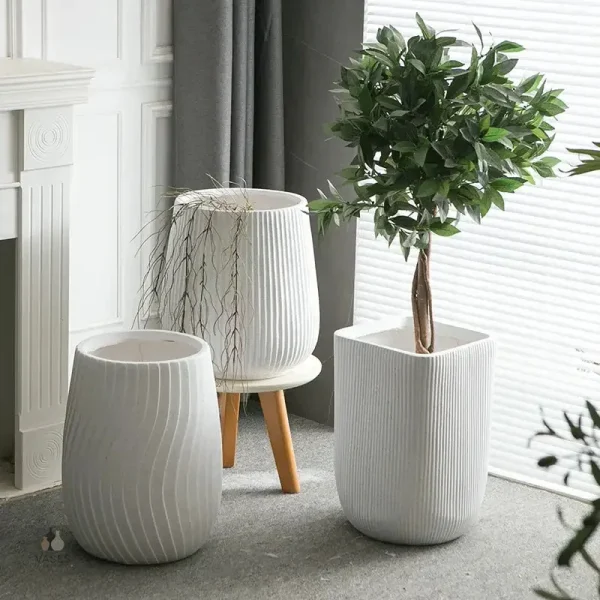 Pot de fleur blanc pour décoration intérieure