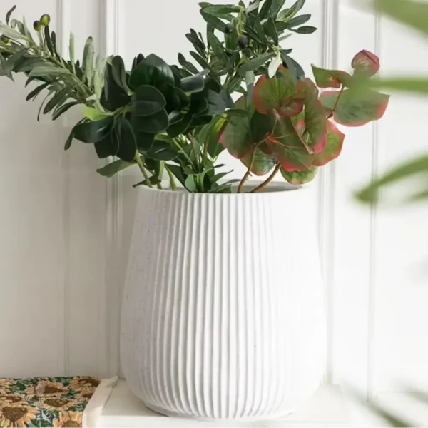 Vase blanc pour plantes d'intérieur