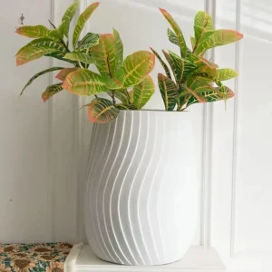 Contenant élégant pour fleurs blanches