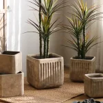 Pot de fleur intérieur avec finition soignée carré