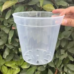 Réceptacle en plastique pour plantes vertes