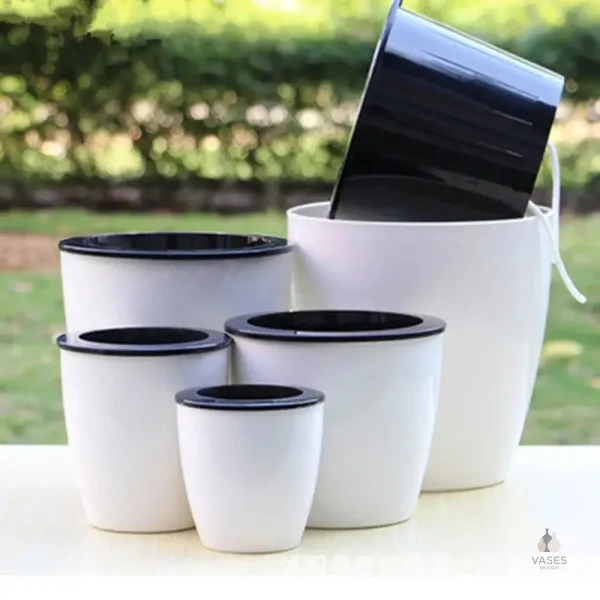 Pot de fleur blanc pour jardin