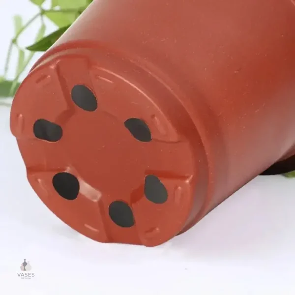 Contenant résistant pour plantes d'extérieur