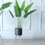 Pot de fleur en métal sur pied pour extérieur