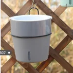 Pot de fleur suspendu en style moderne
