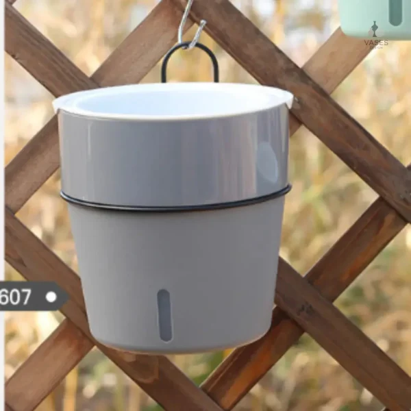 Pot de fleur suspendu en style moderne