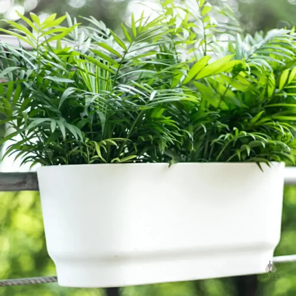 Pot suspendu design blanc pour plantes d'intérieur