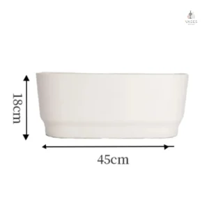 Accessoire de jardinage : pot de fleurs blanc suspendu