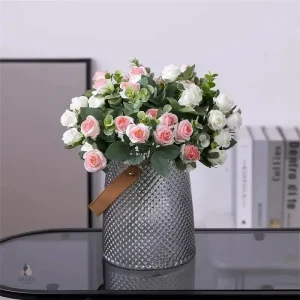 Rose artificielle élégante en fleurs synthétiques