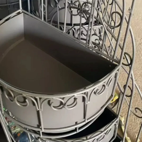 Décoration murale avec pot de fleur
