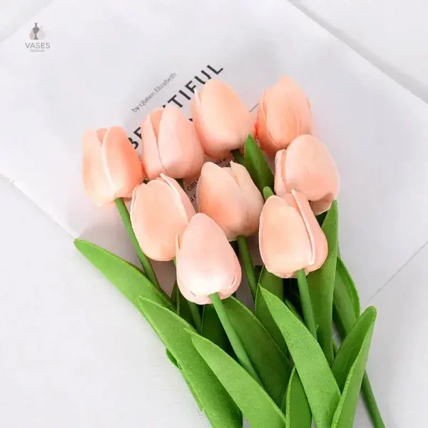 Tulipe artificielle, alternative sans entretien aux fleurs réelles