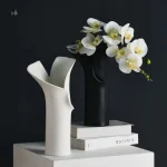 Vase design moderne pour fleurs décoratives
