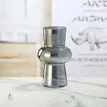 Vase en verre simple et raffiné pour toutes occasions