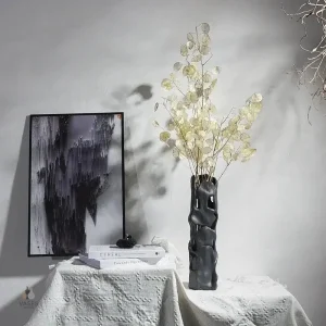 Vase original en matériau artistique et moderne