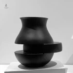 Vase moderne aux lignes fluides et élégantes