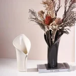 Vase arum élégant pour décoration intérieure