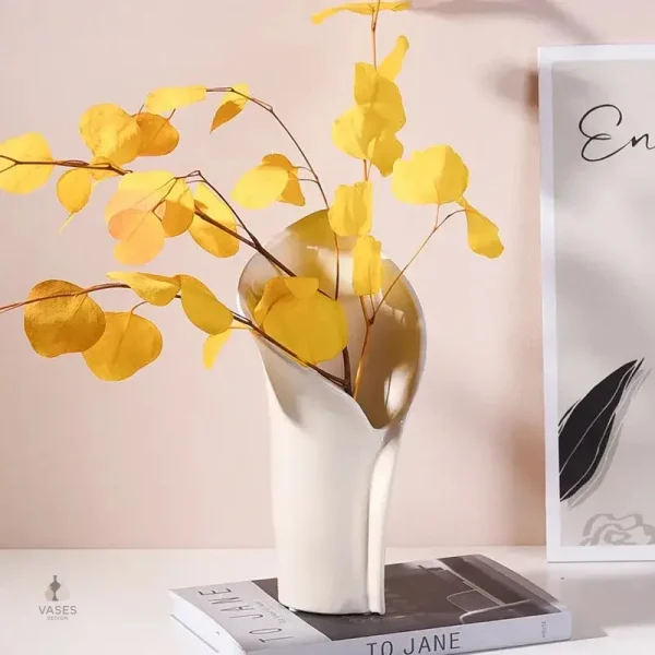 Vase arum au design minimaliste et épuré