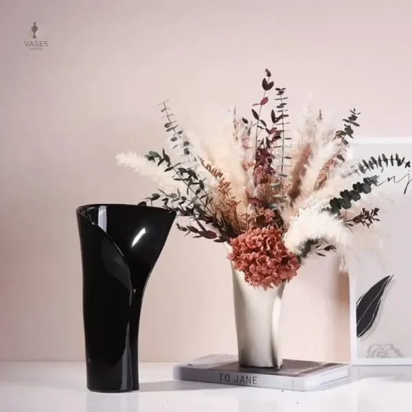 Vase arum stylé pour une touche contemporaine