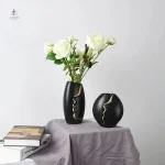 Vase décoratif avec dessin de visage
