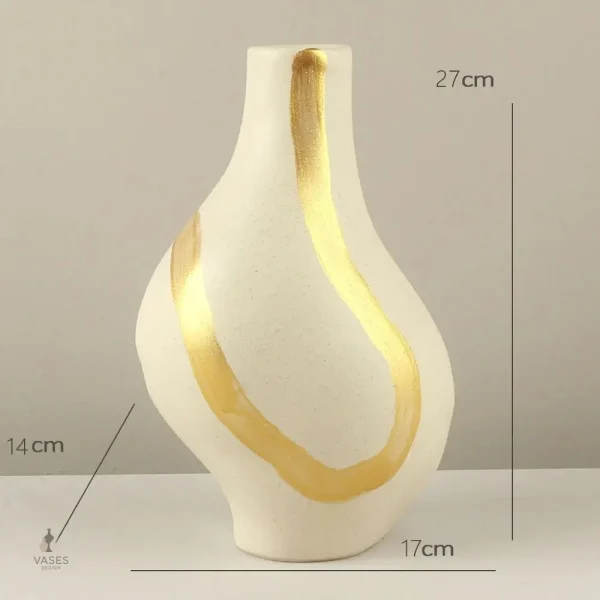 Céramique beige : vase moderne et stylé
