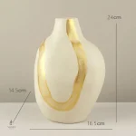 Vase beige pour décoration intérieure