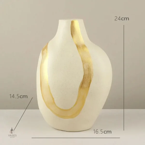 Vase beige pour décoration intérieure