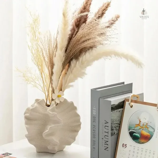 Vase élégant beige pour style pampa