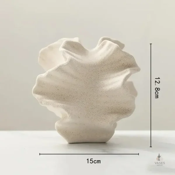 Vase beige tendance pour décoration d'intérieur
