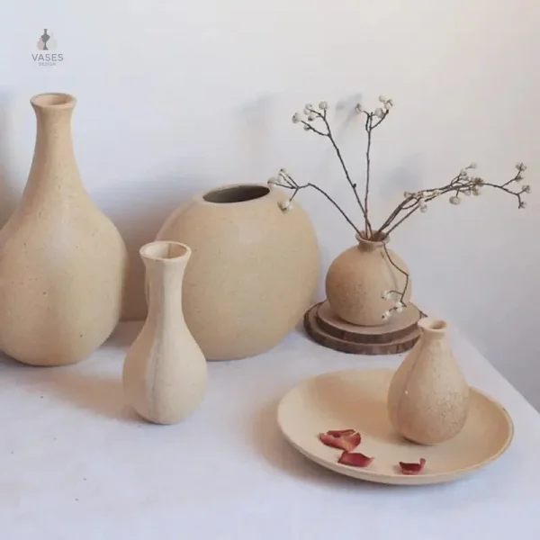 Vase blanc en bois décoratif