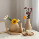 Vase blanc moderne en bois