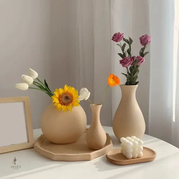 Vase blanc moderne en bois