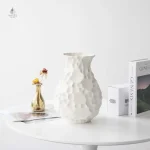 Vase élégant en céramique blanche